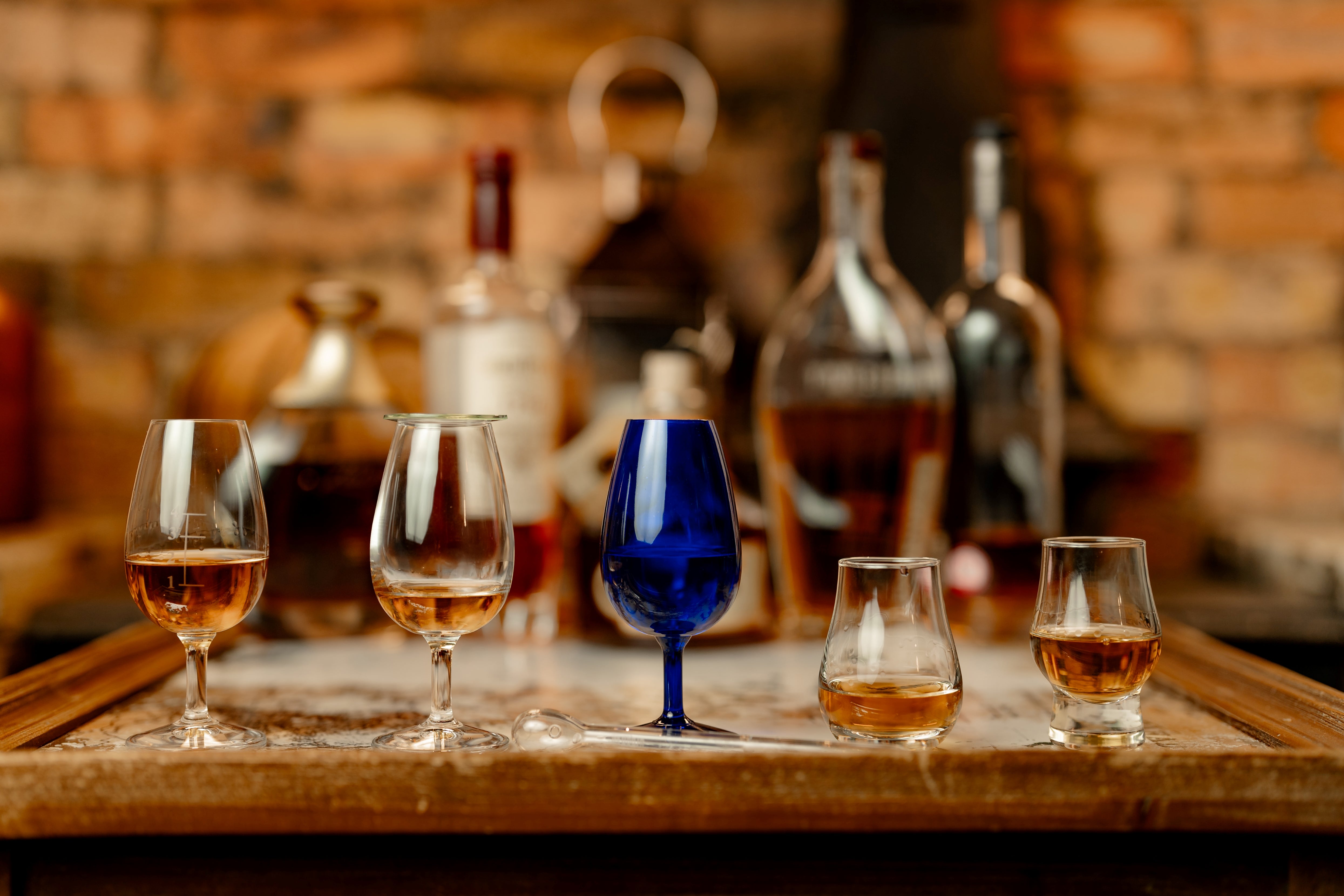 Verre à dégustation de whisky de distillerie et couvercle en verre 14 cl